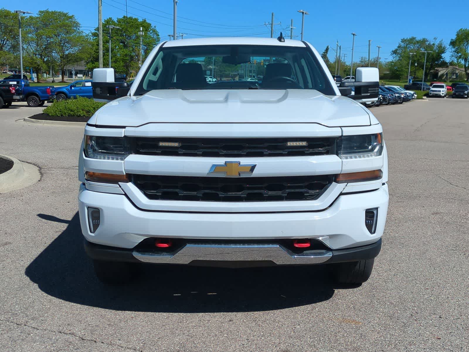 Thumbnail: 2018 Chevrolet Silverado 1500 - 3