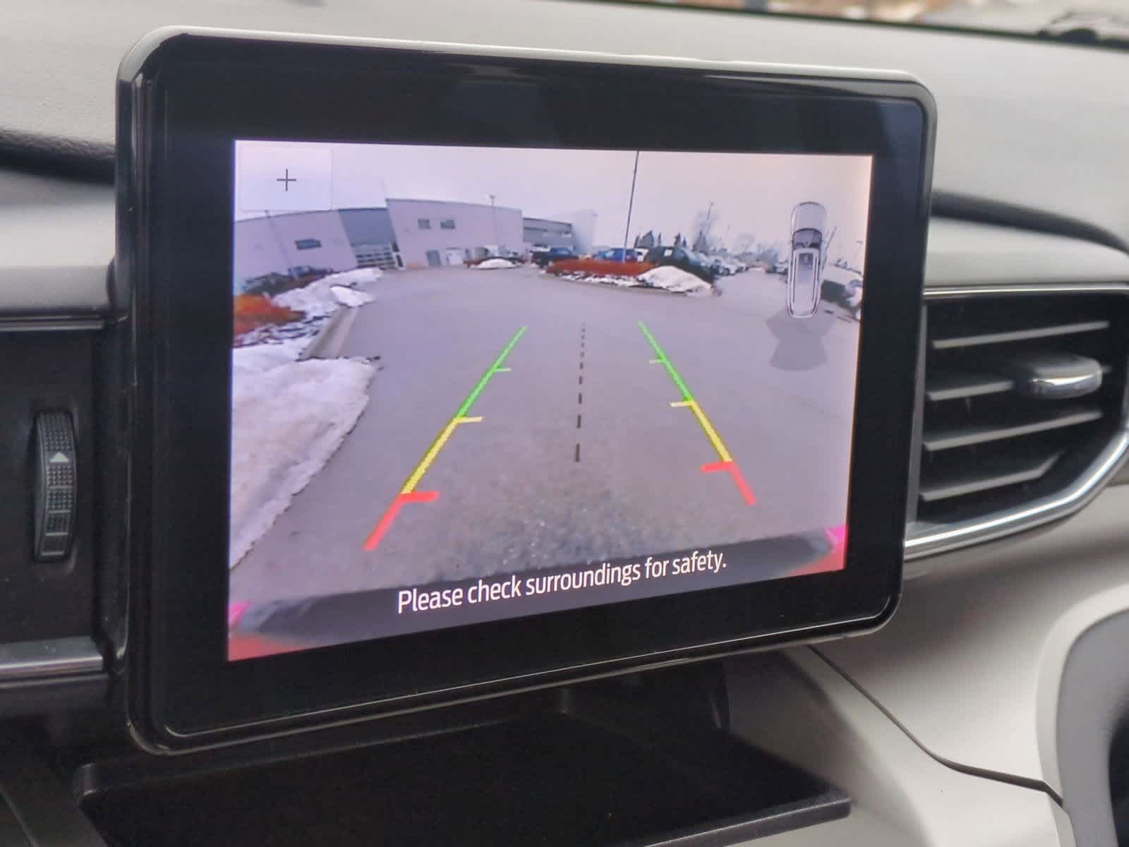 Thumbnail: 2022 Ford Explorer - 30