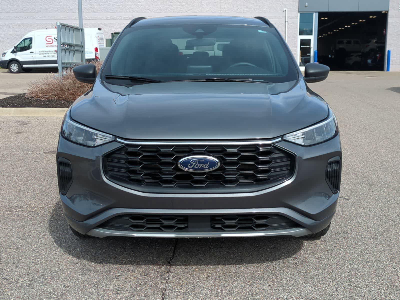 Thumbnail: 2023 Ford Escape - 3