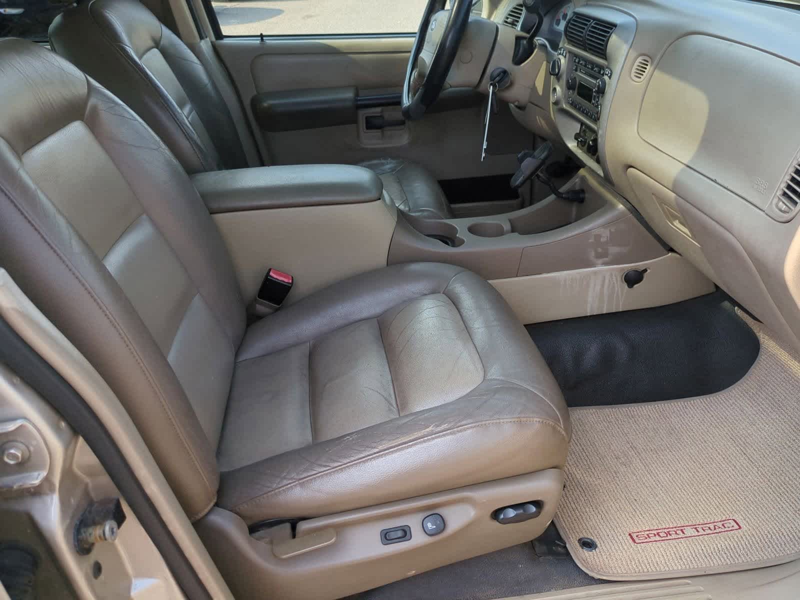 Thumbnail: 2004 Ford Explorer Sport Trac - 22