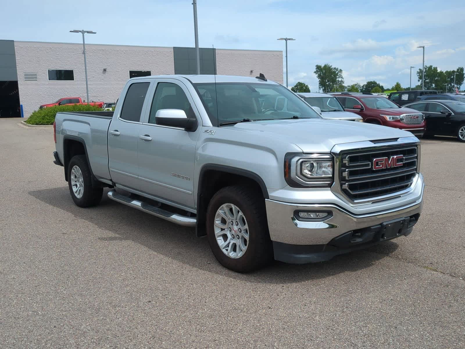 Thumbnail: 2017 GMC Sierra 1500 - 2