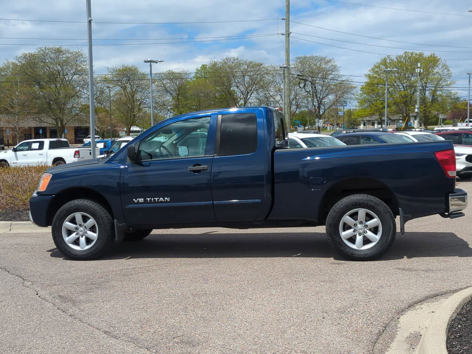 Thumbnail: 2011 Nissan Titan - 5