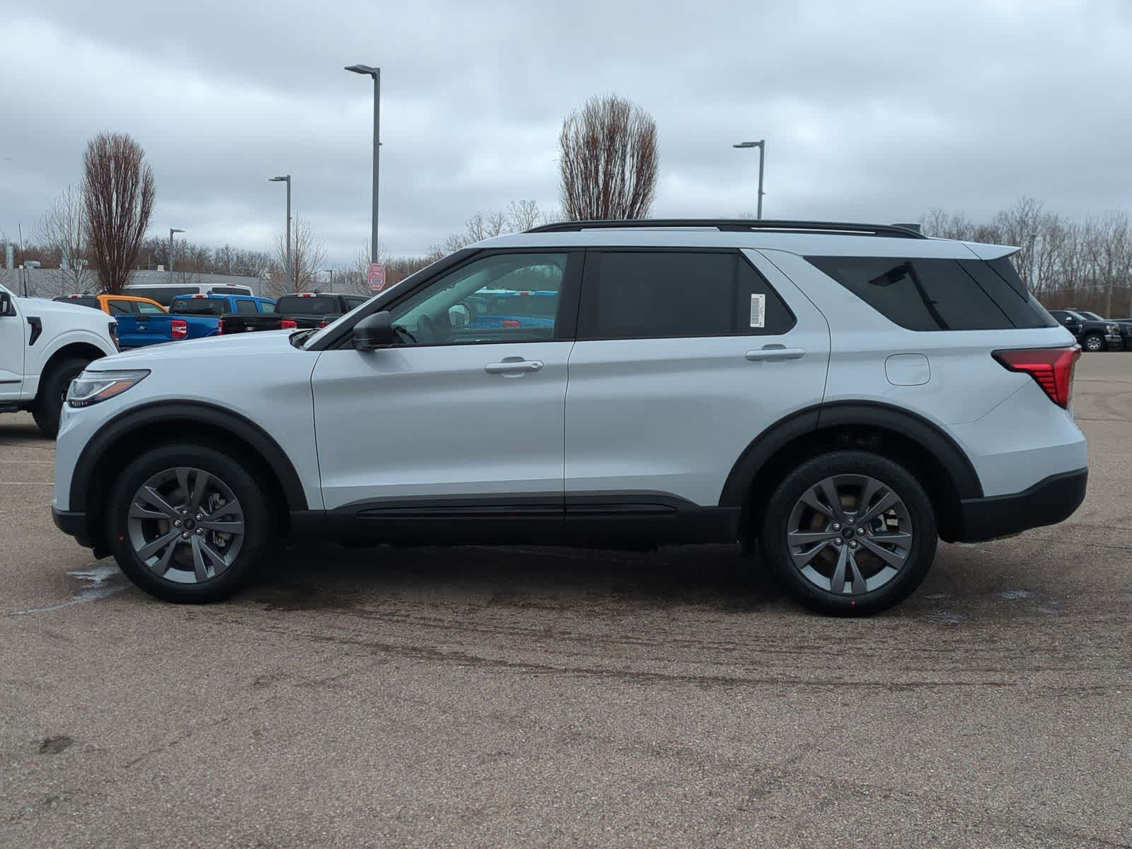 Thumbnail: 2026 Ford Explorer - 5