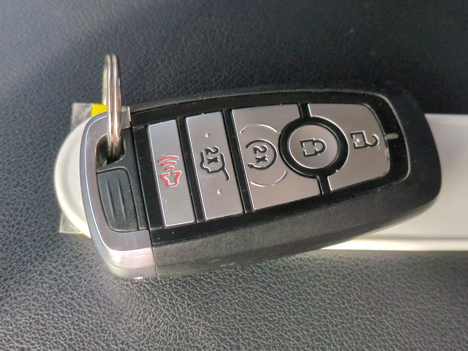 Thumbnail: 2020 Ford Edge - 30