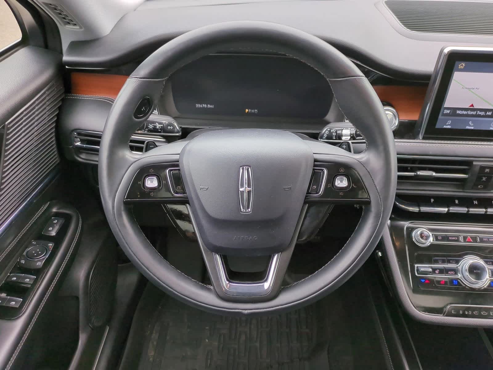 Thumbnail: 2022 Lincoln Corsair - 24