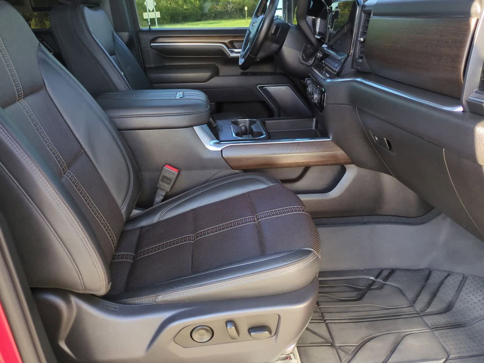 Thumbnail: 2025 Chevrolet Silverado 3500 - 23