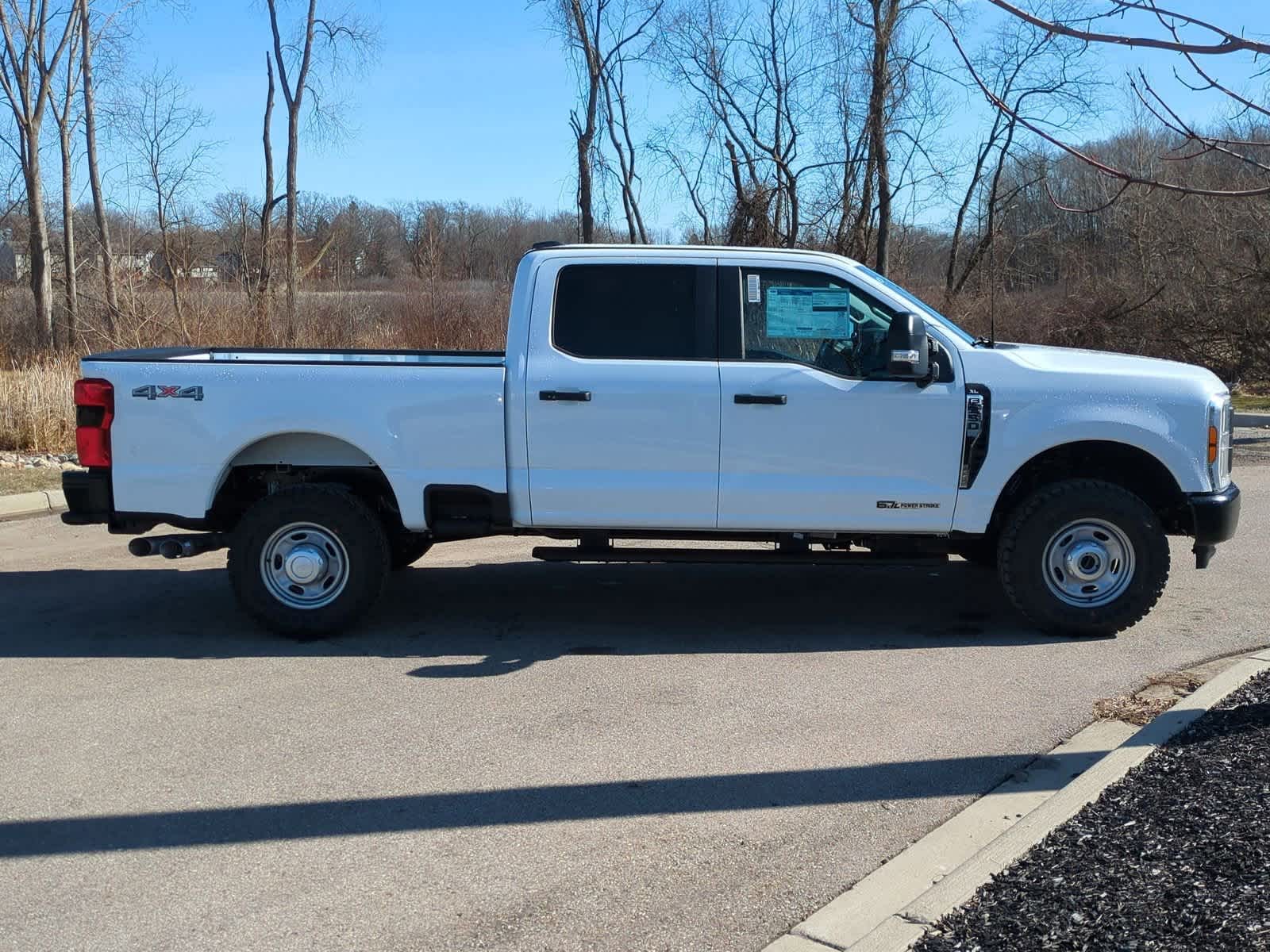 2025 Ford Econoline E-350 9