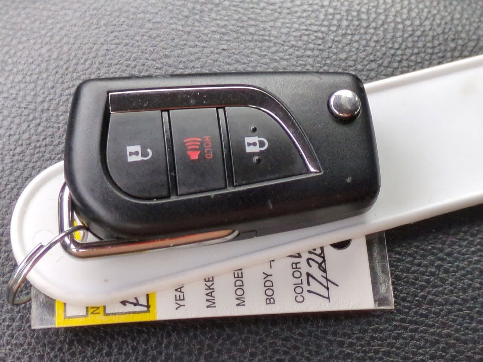 Thumbnail: 2023 Toyota RAV4 - 34