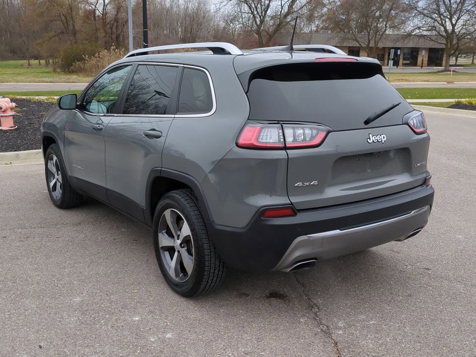 Thumbnail: 2020 Jeep Cherokee - 6