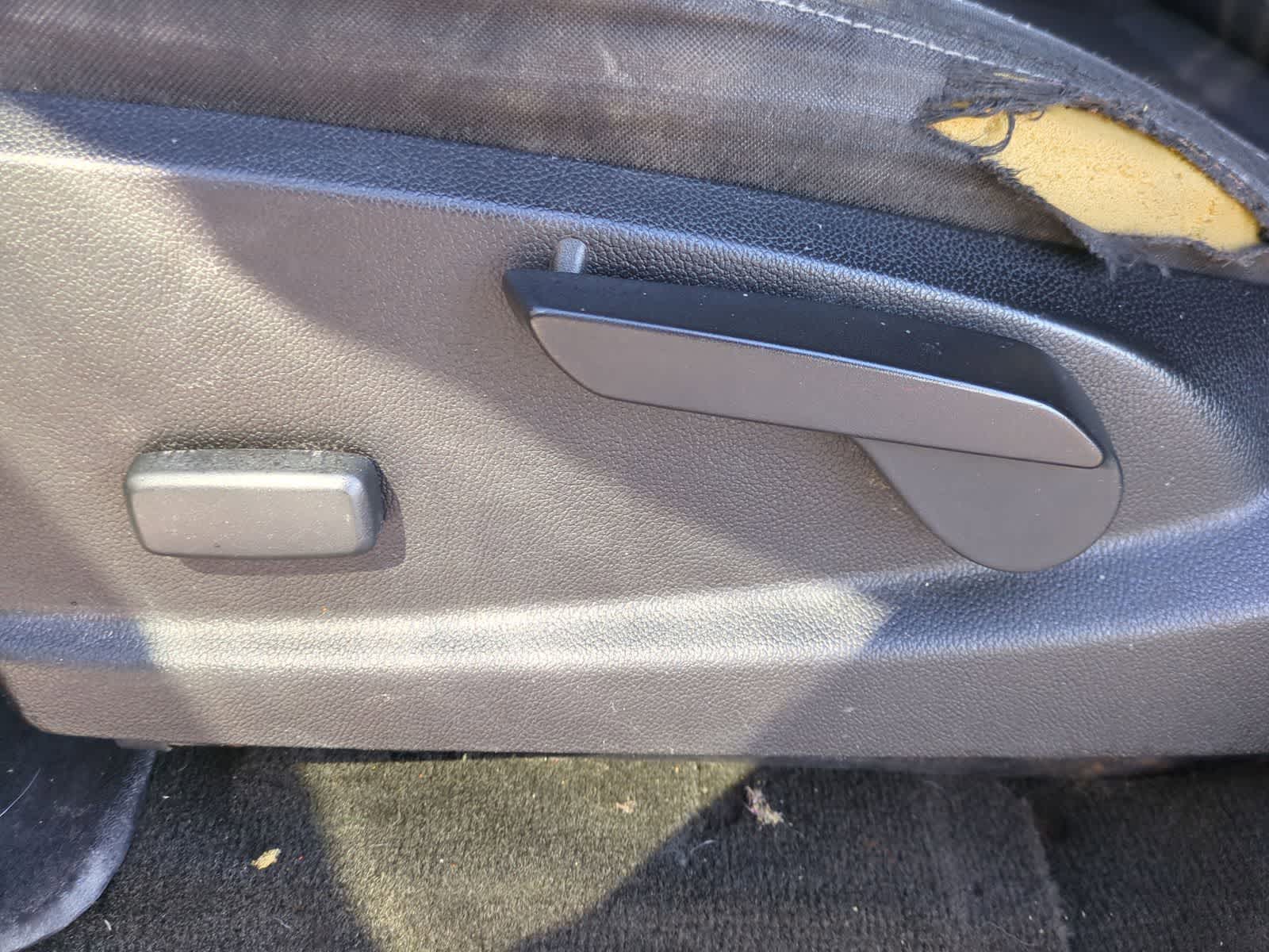 Thumbnail: 2015 GMC Canyon - 17