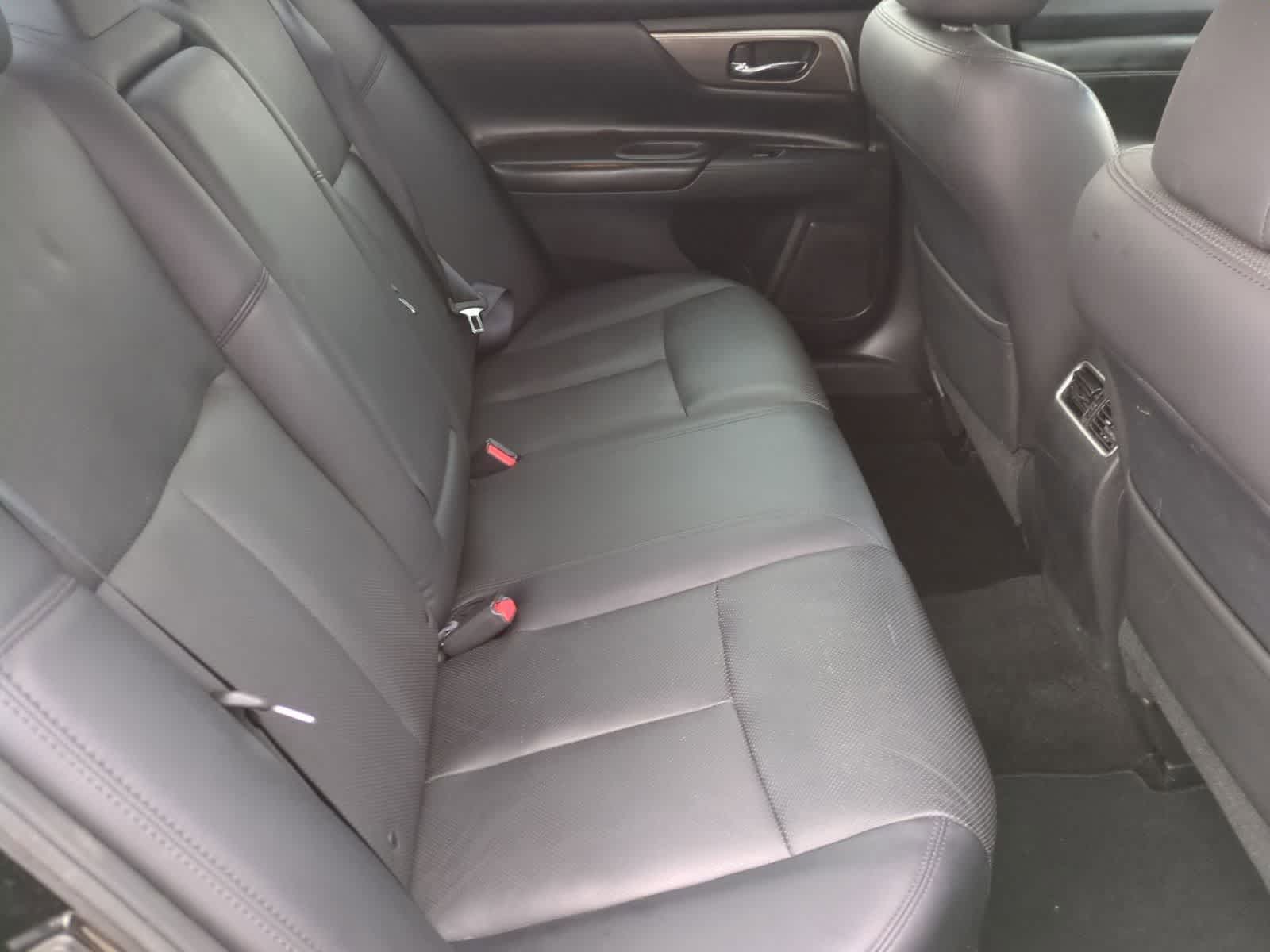 Thumbnail: 2015 Nissan Altima - 21