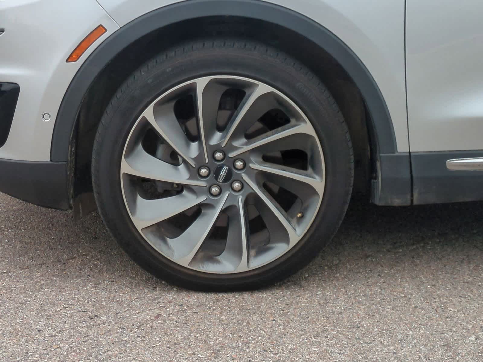 Thumbnail: 2019 Lincoln Nautilus - 14