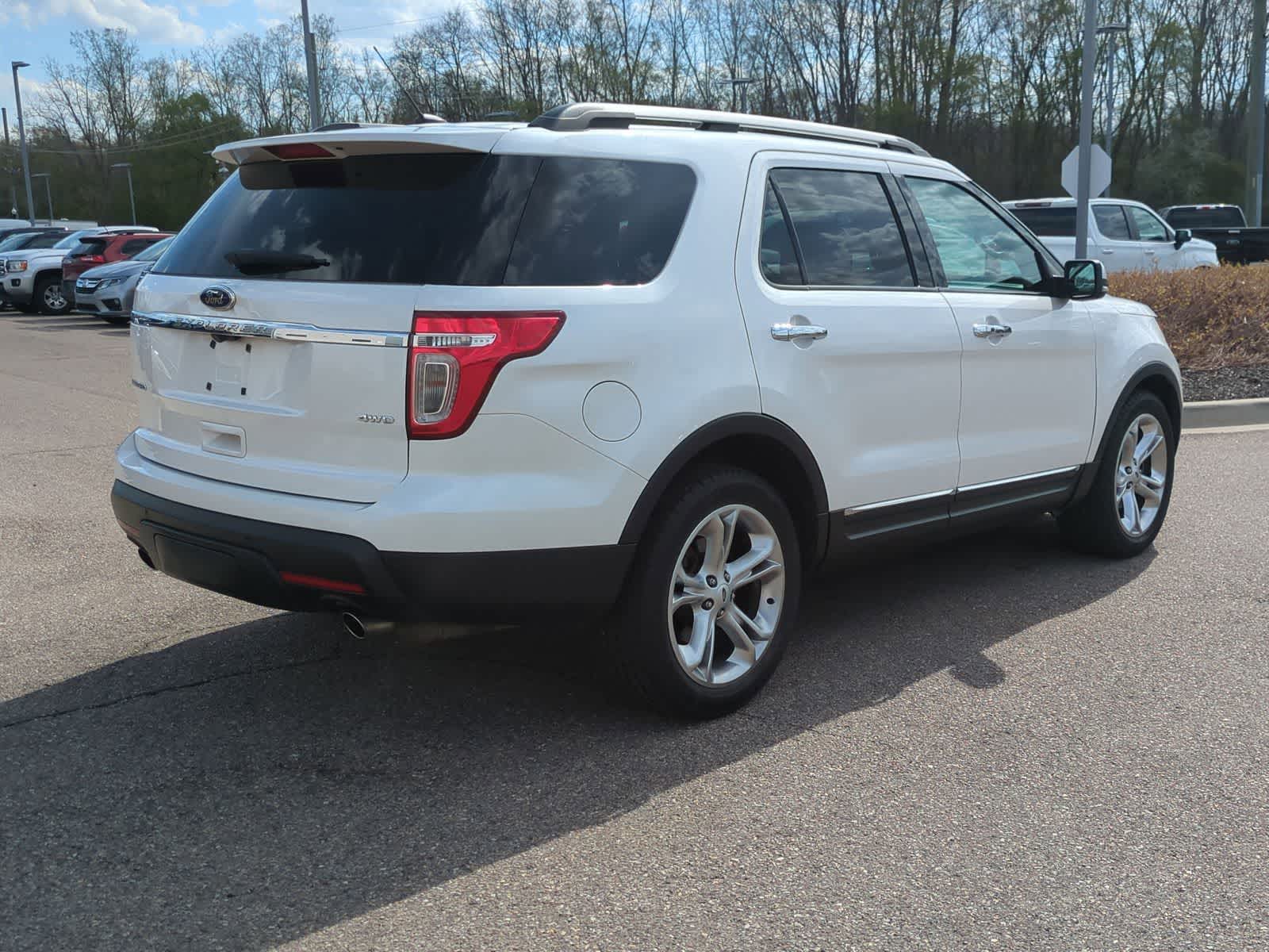 Thumbnail: 2012 Ford Explorer - 8