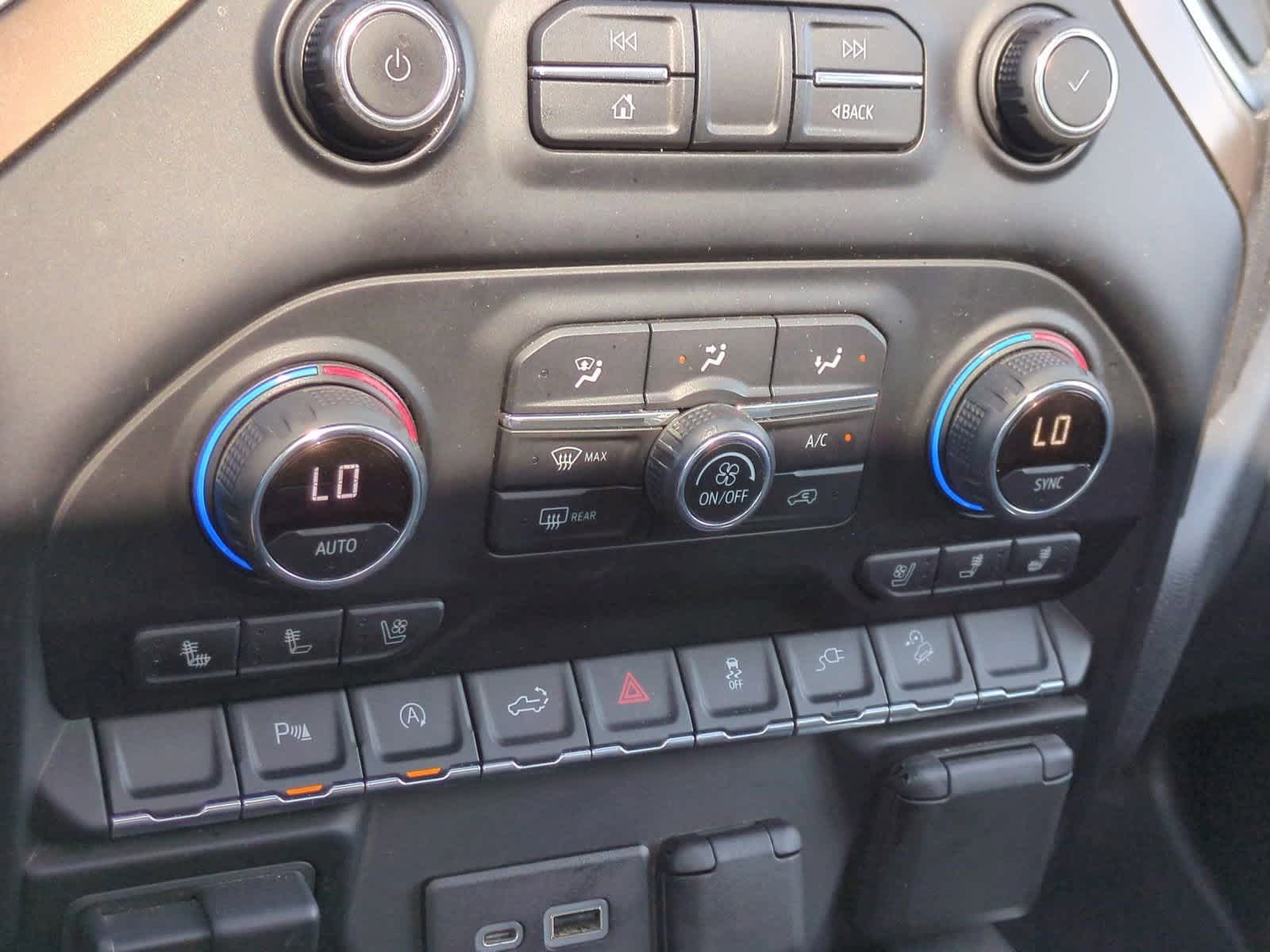 Thumbnail: 2019 Chevrolet Silverado 1500 - 28