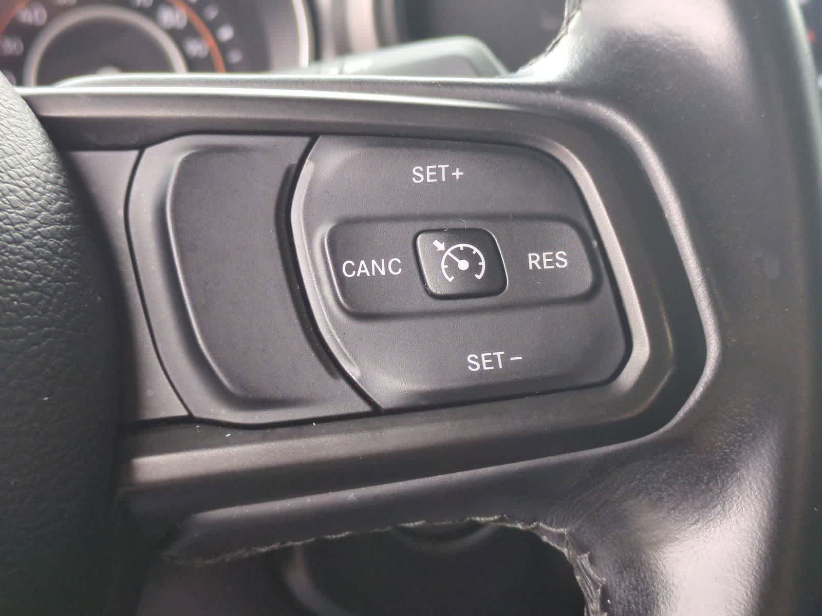 Thumbnail: 2021 Jeep Gladiator - 25