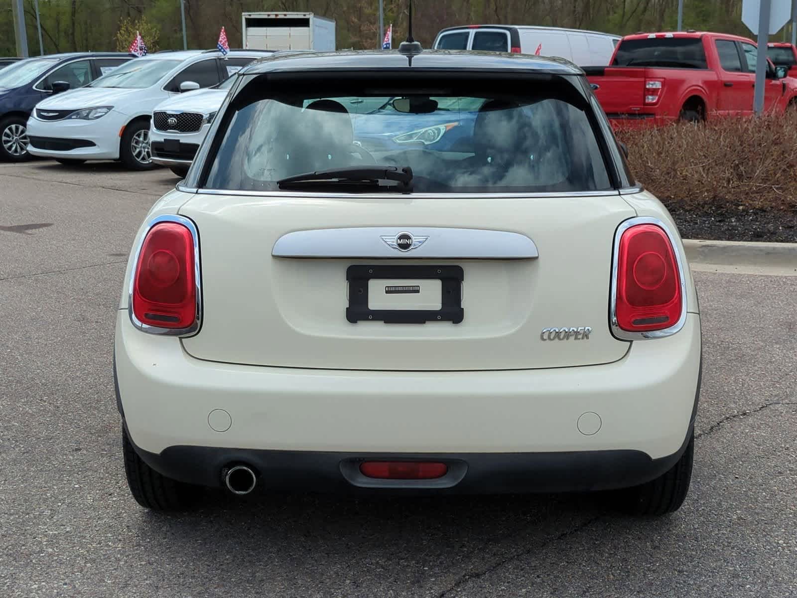 Thumbnail: 2015 MINI Cooper Hardtop - 7