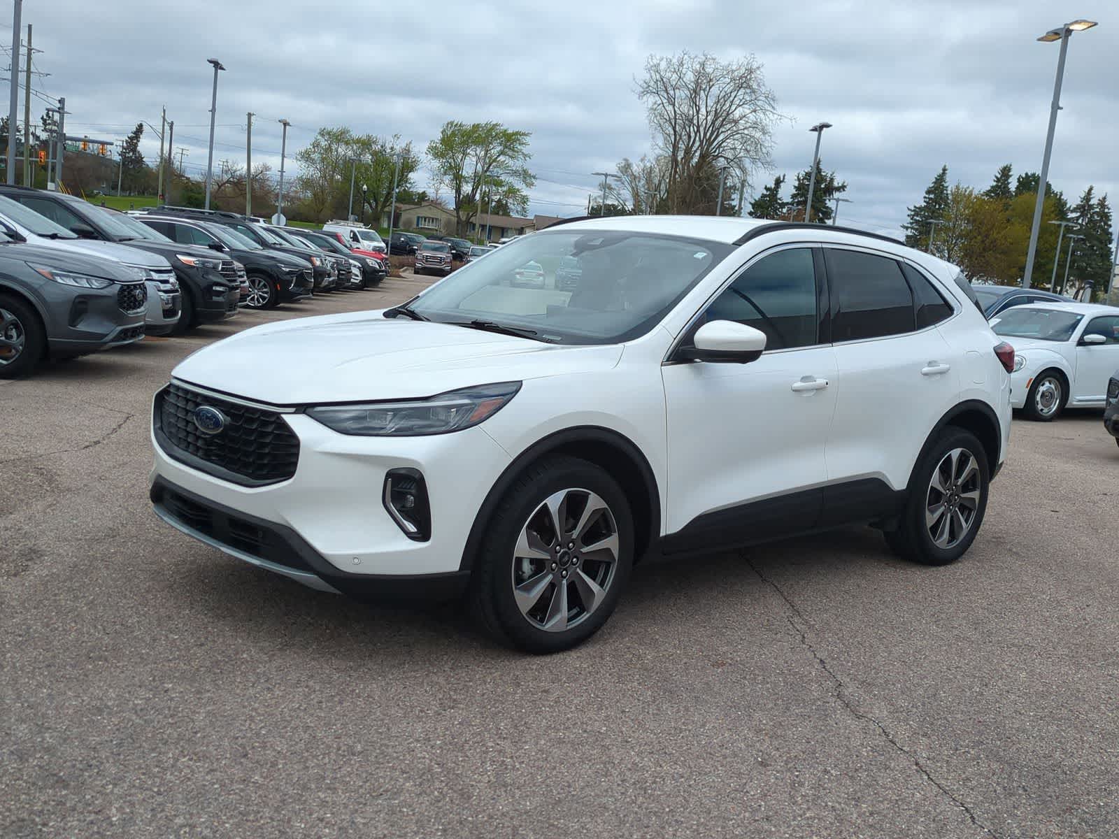 Thumbnail: 2023 Ford Escape - 4