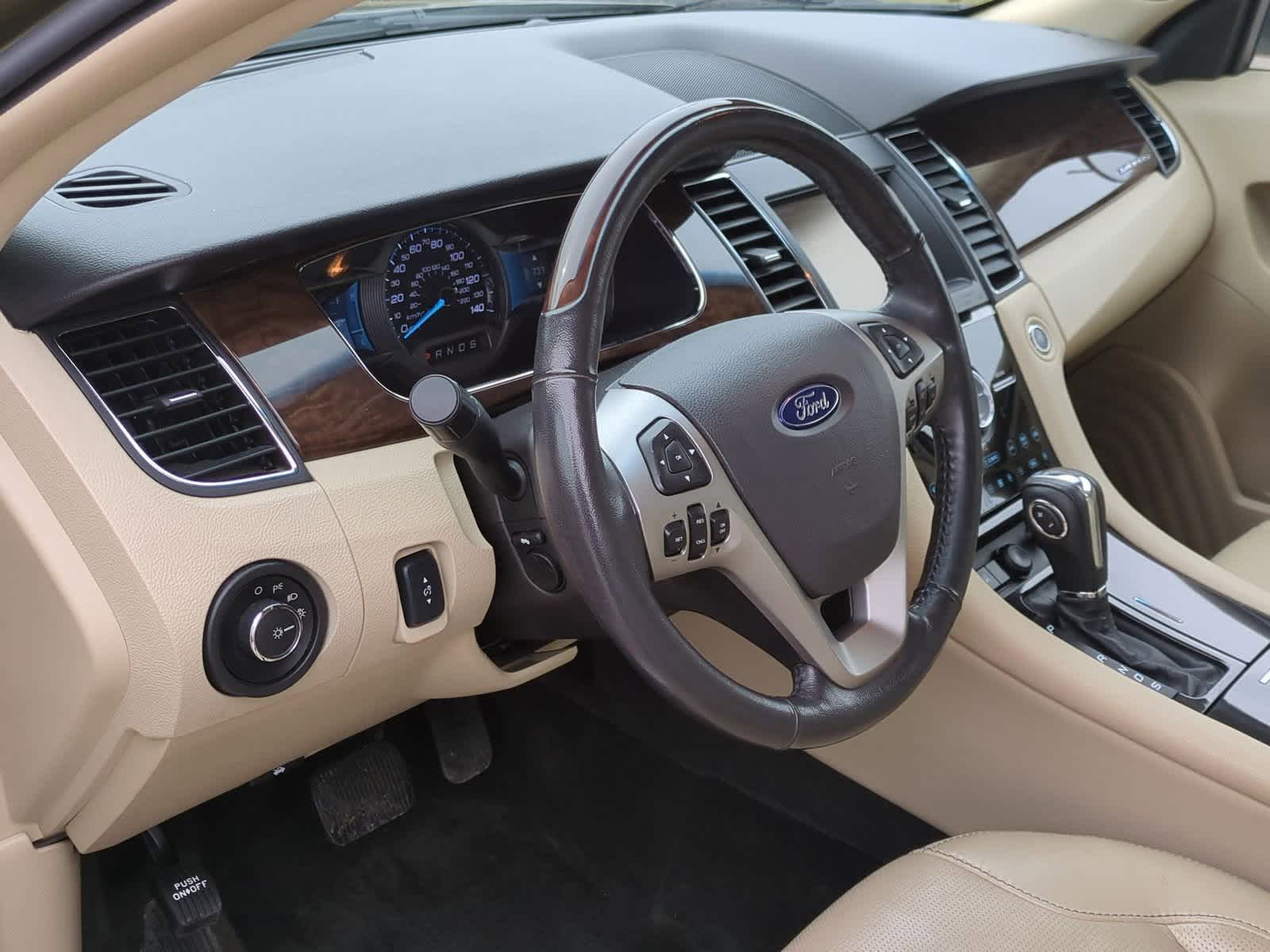 Thumbnail: 2013 Ford Taurus - 10