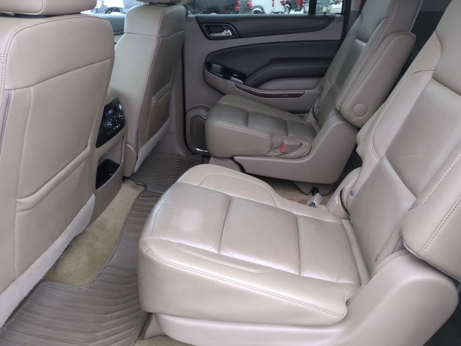 Thumbnail: 2017 Chevrolet Suburban - 20