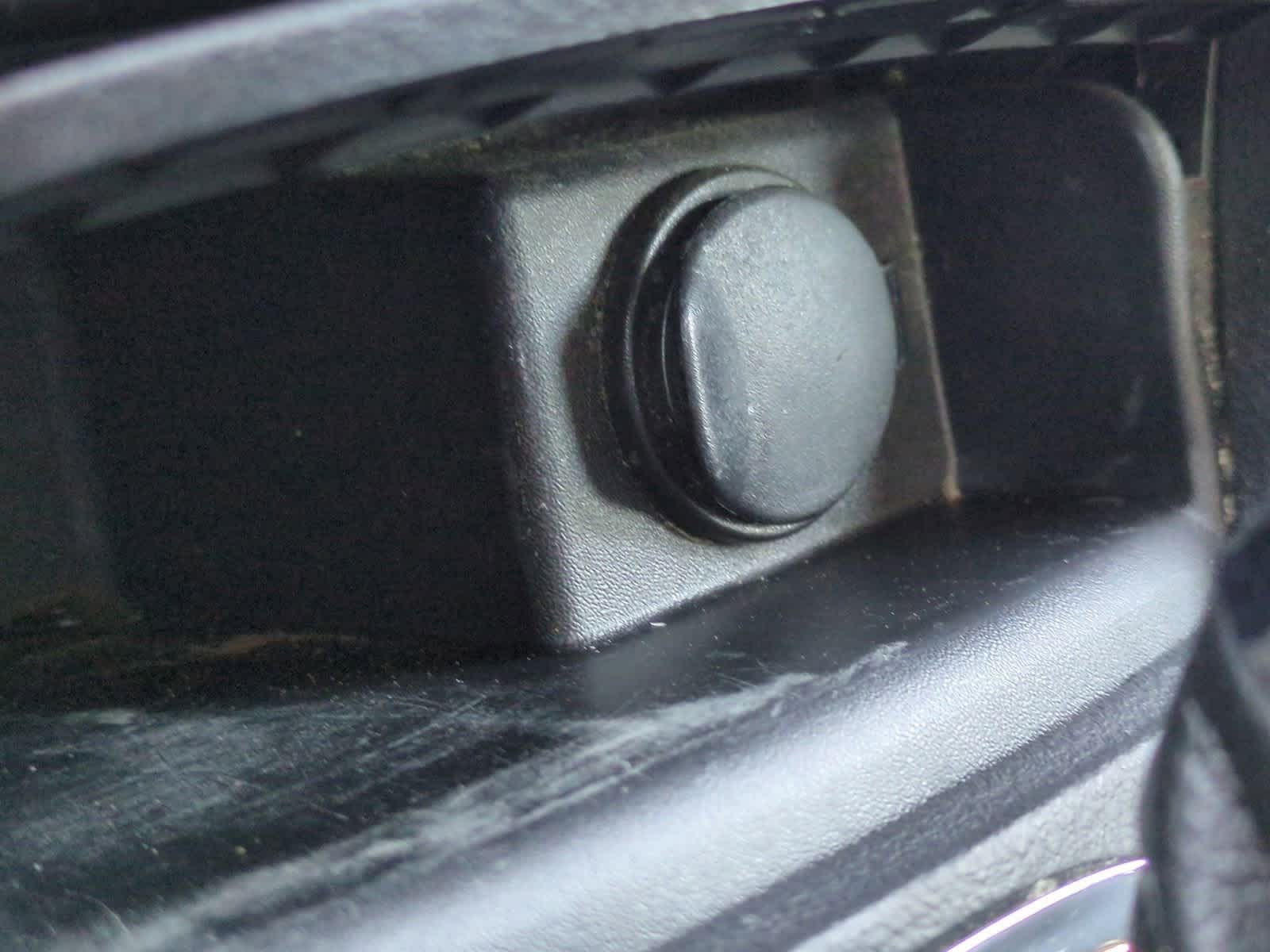 Thumbnail: 2010 Chevrolet Malibu - 26