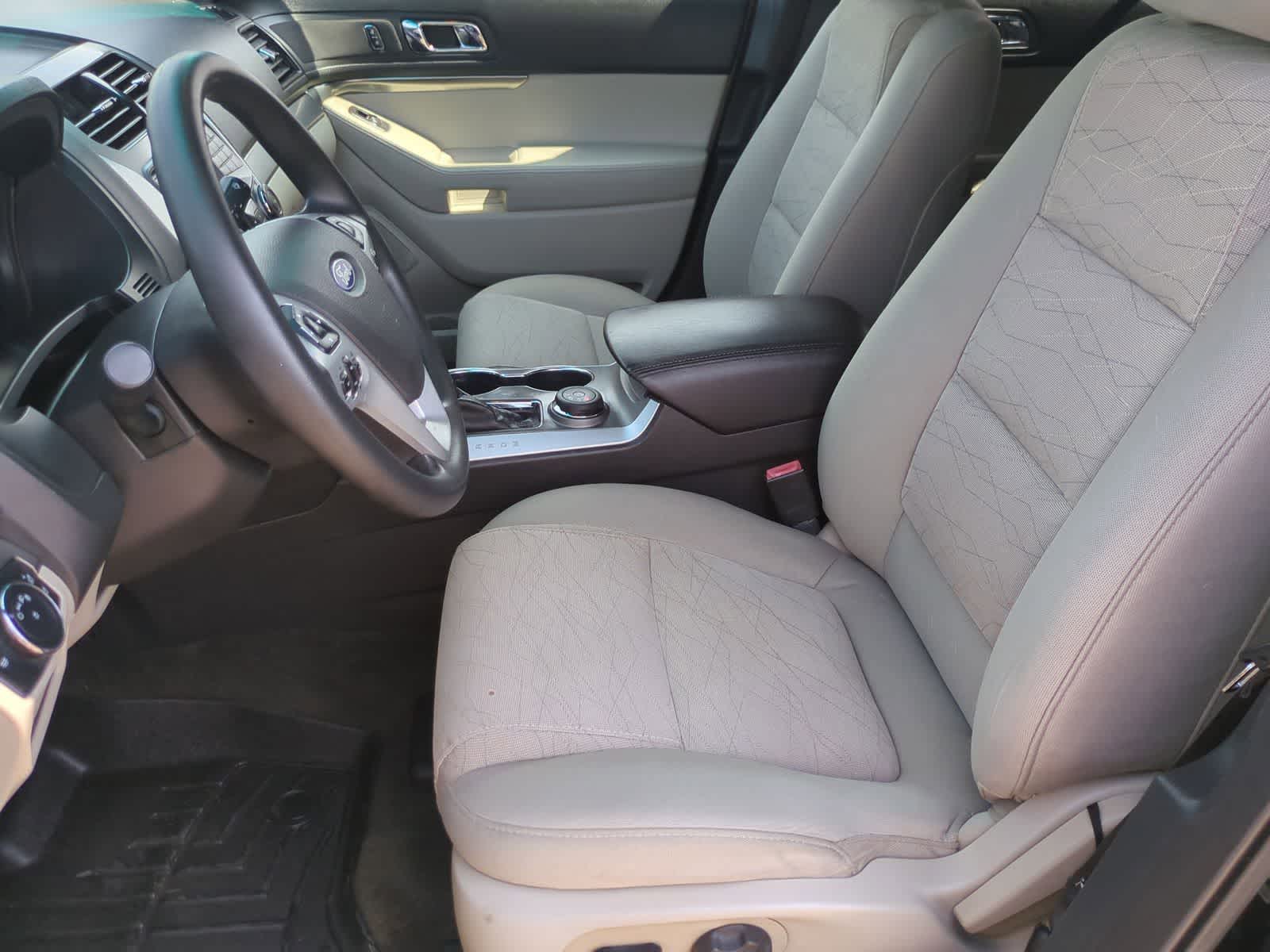 Thumbnail: 2015 Ford Explorer - 16