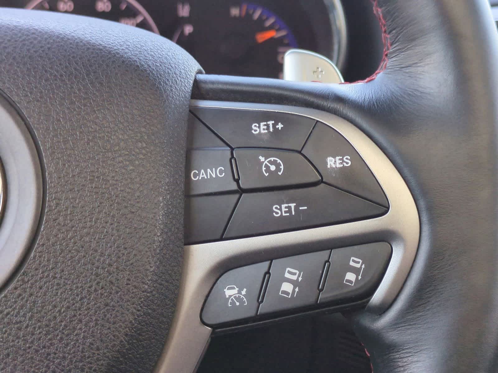 Thumbnail: 2017 Jeep Grand Cherokee - 26