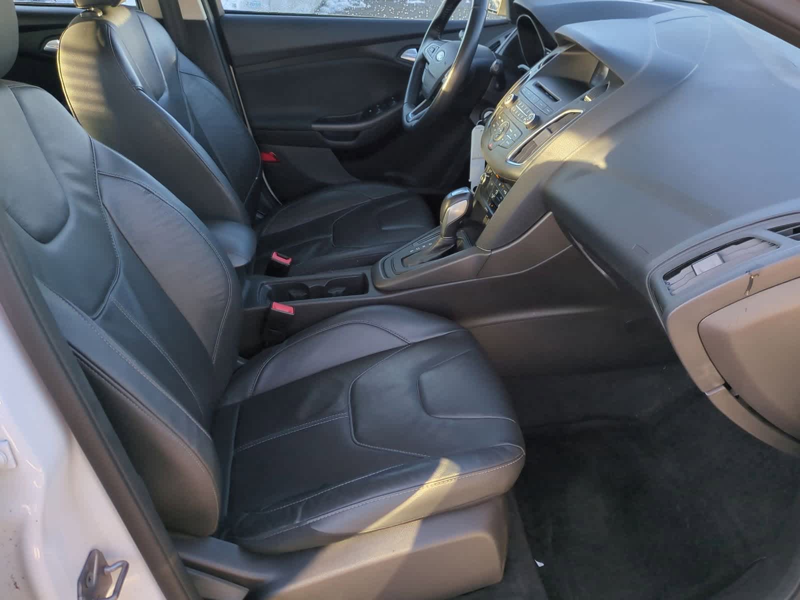 Thumbnail: 2015 Ford Focus - 21