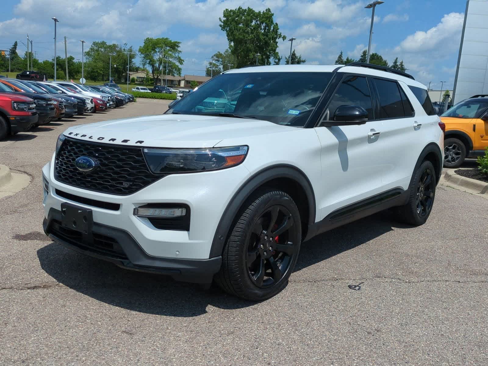 Thumbnail: 2021 Ford Explorer - 4