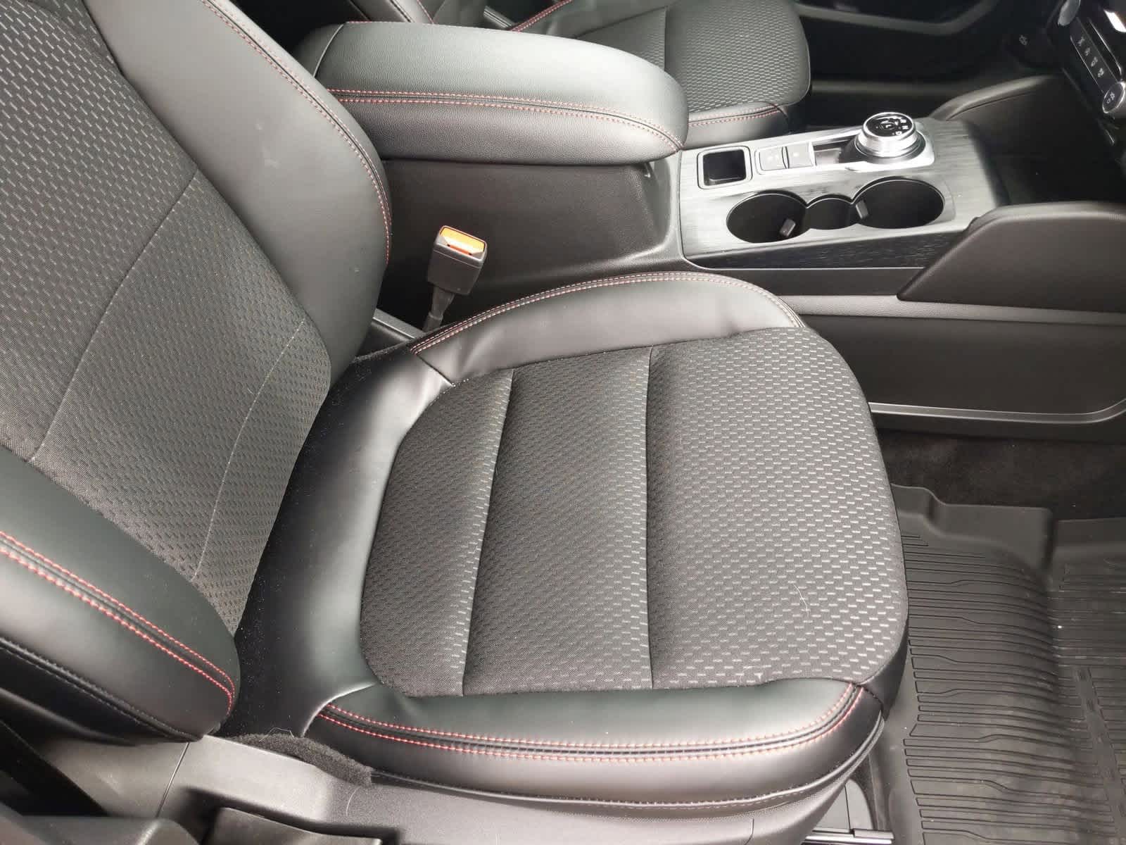2025 Ford Escape ST-Line 21