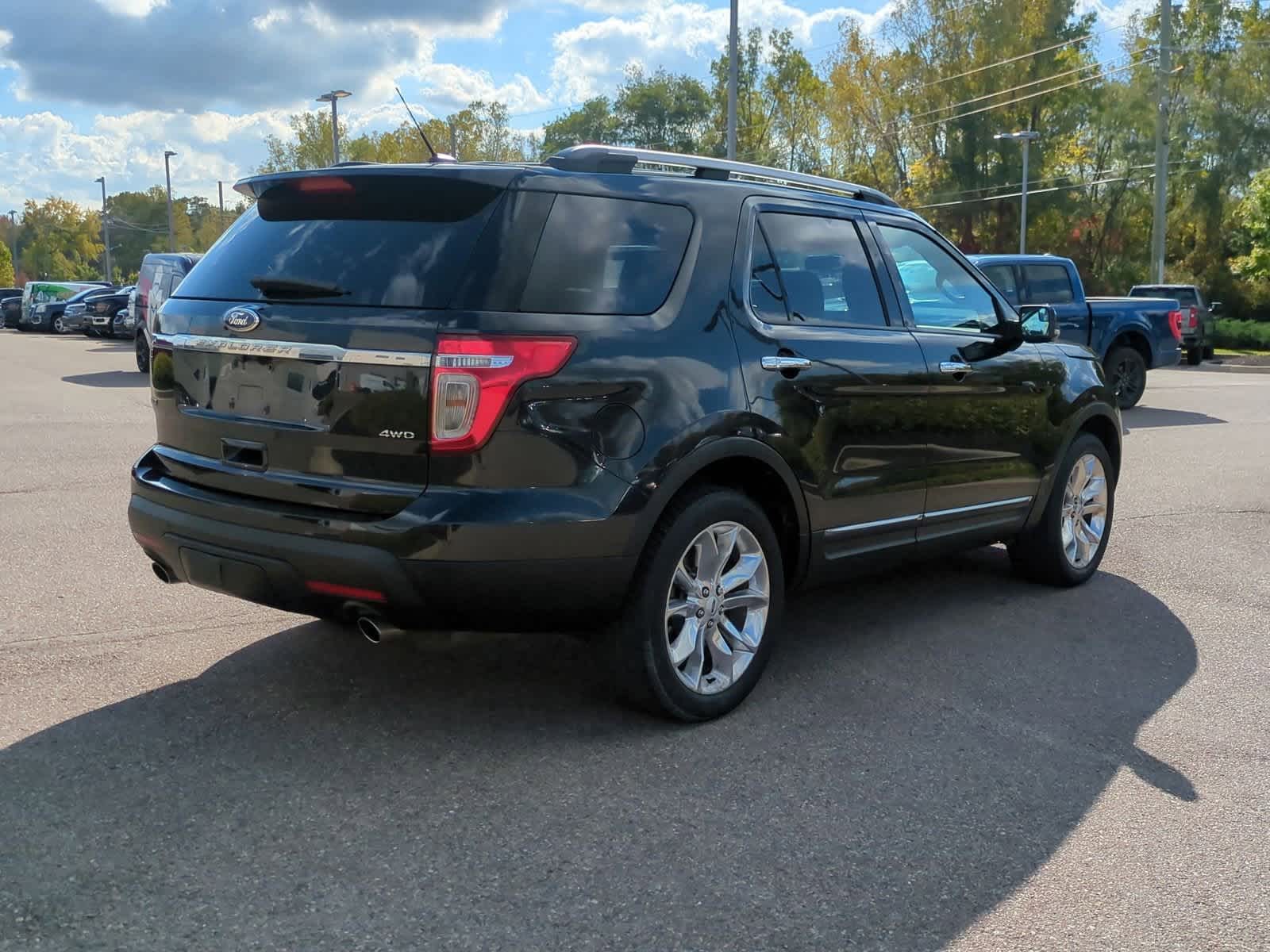 Thumbnail: 2012 Ford Explorer - 8