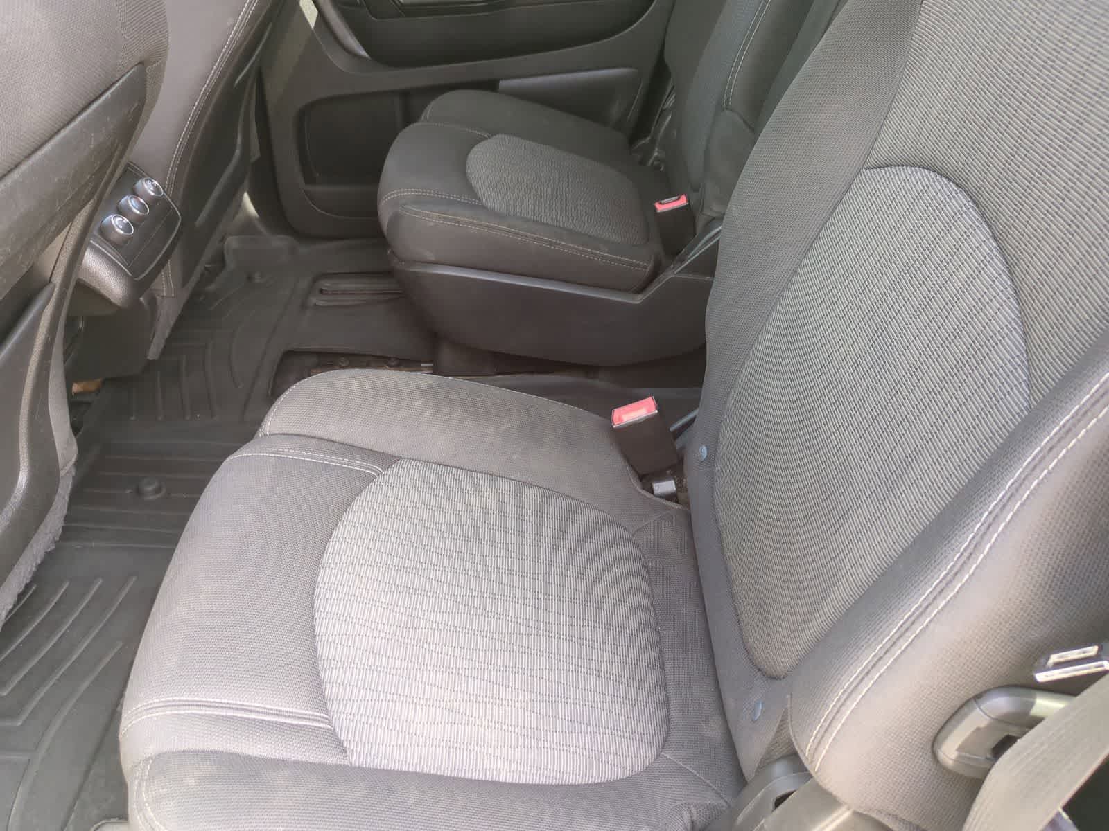 Thumbnail: 2015 Chevrolet Traverse - 20