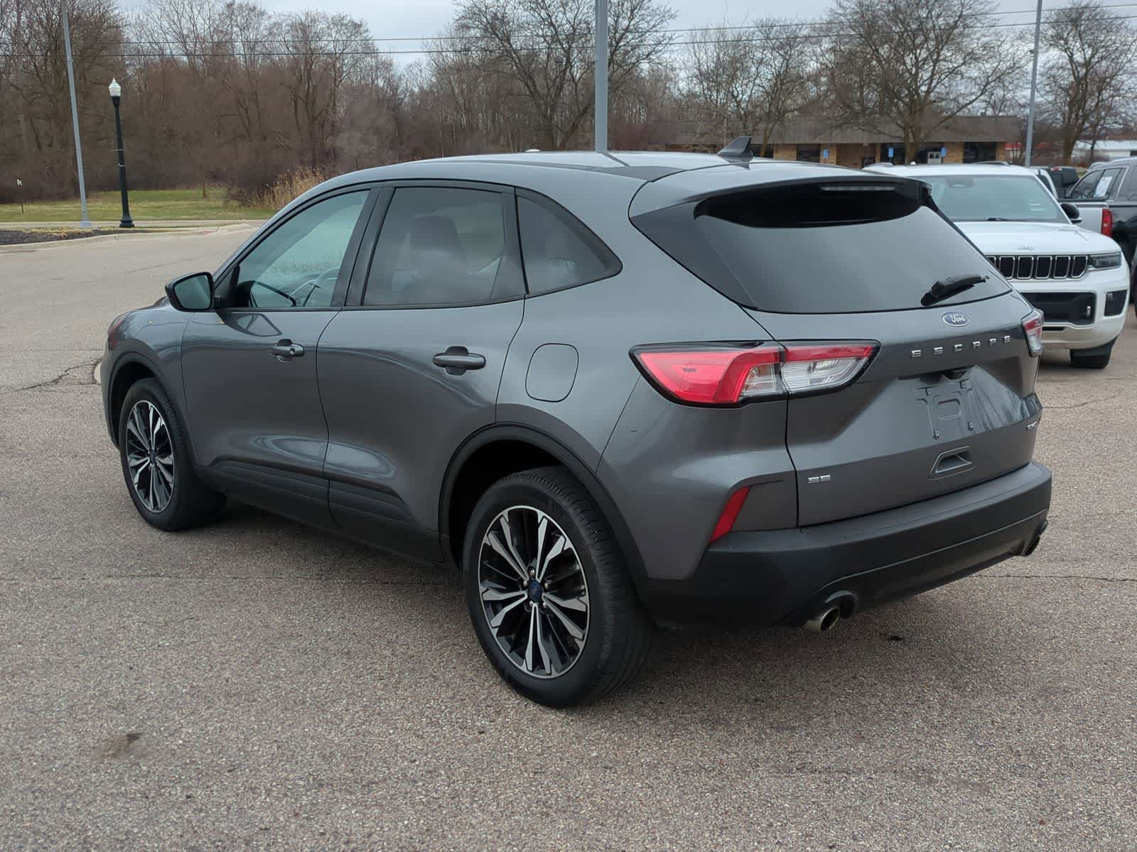 Thumbnail: 2021 Ford Escape - 6