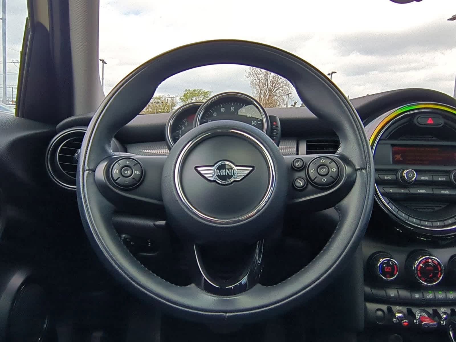 Thumbnail: 2015 MINI Cooper Hardtop - 24