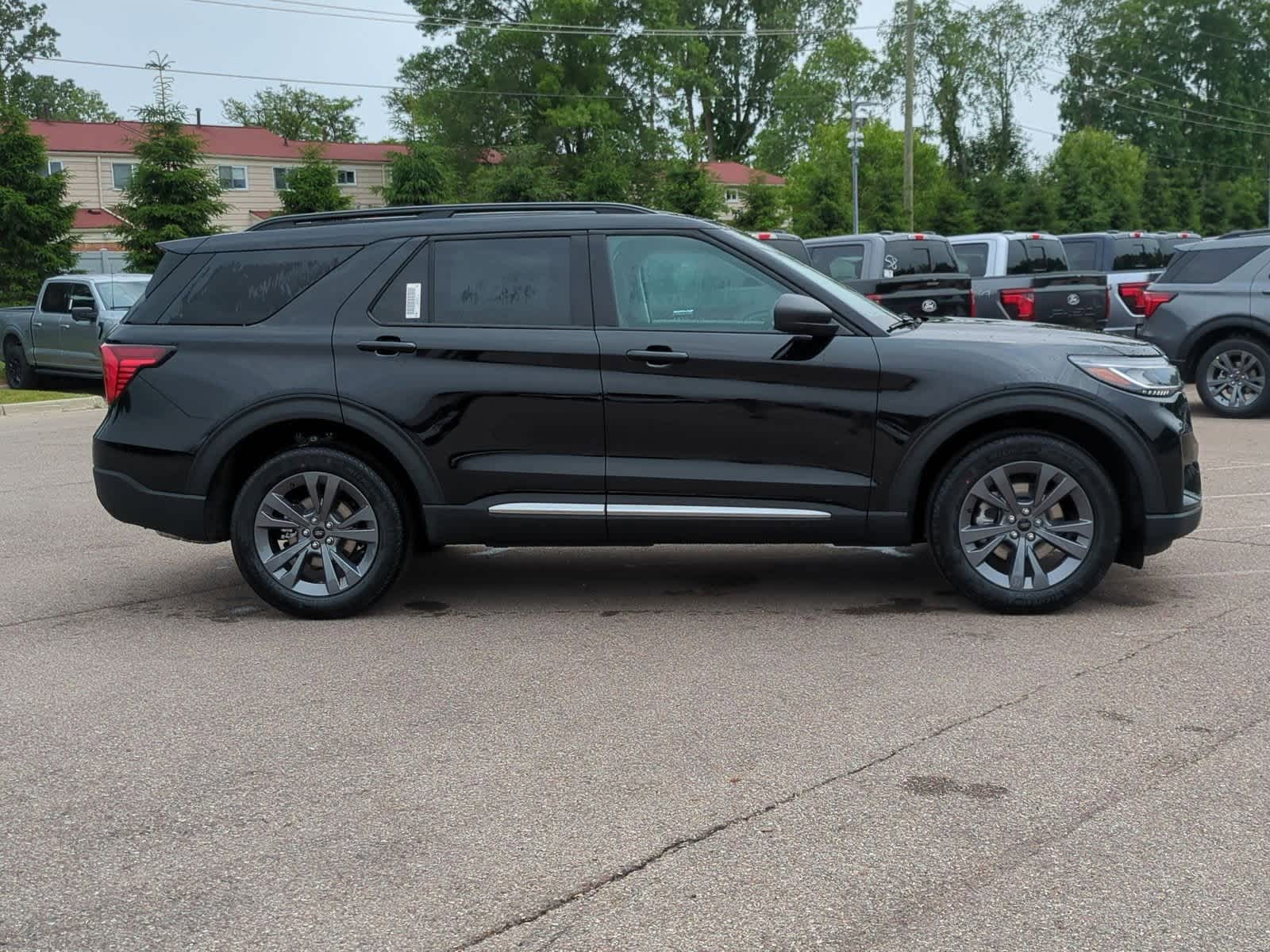 2025 Ford Explorer Active 9