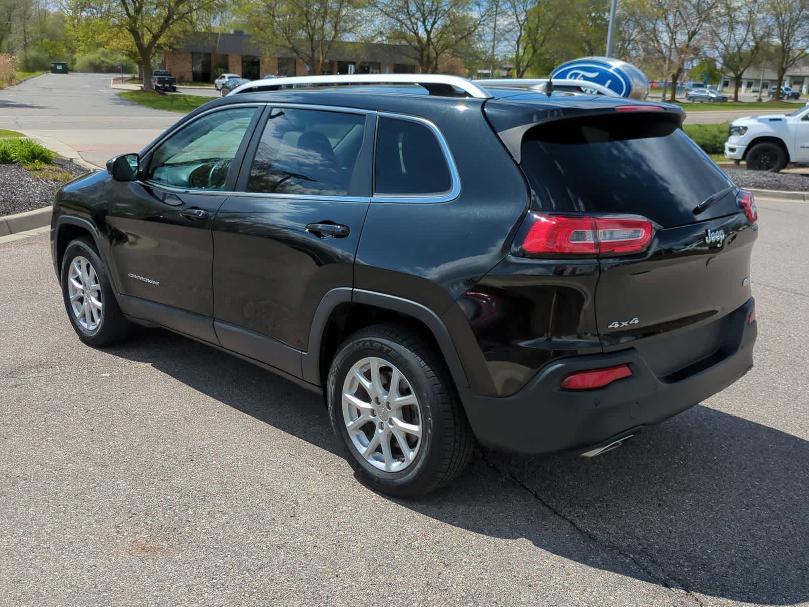Thumbnail: 2016 Jeep Cherokee - 6