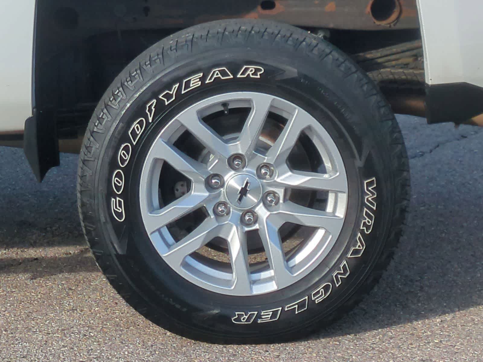 Thumbnail: 2017 Chevrolet Silverado 1500 - 11