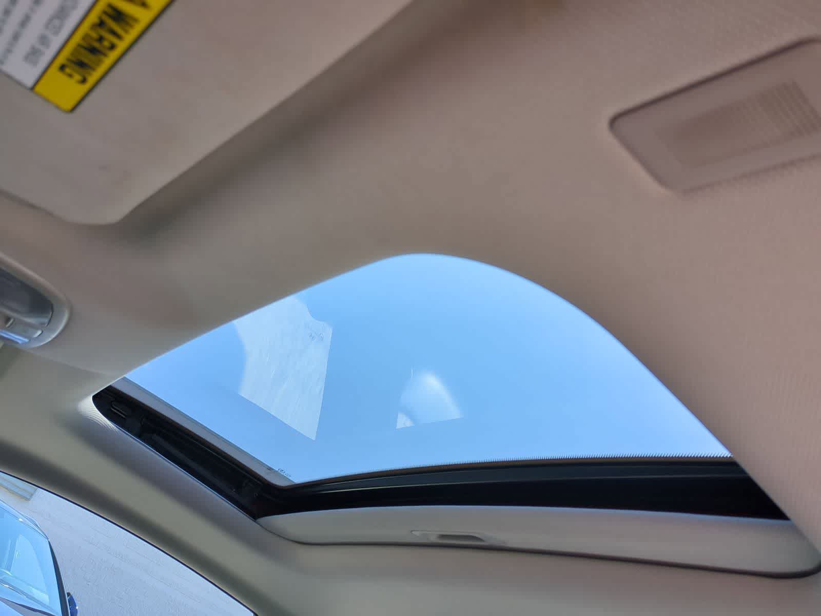 Thumbnail: 2012 Hyundai Genesis - 18