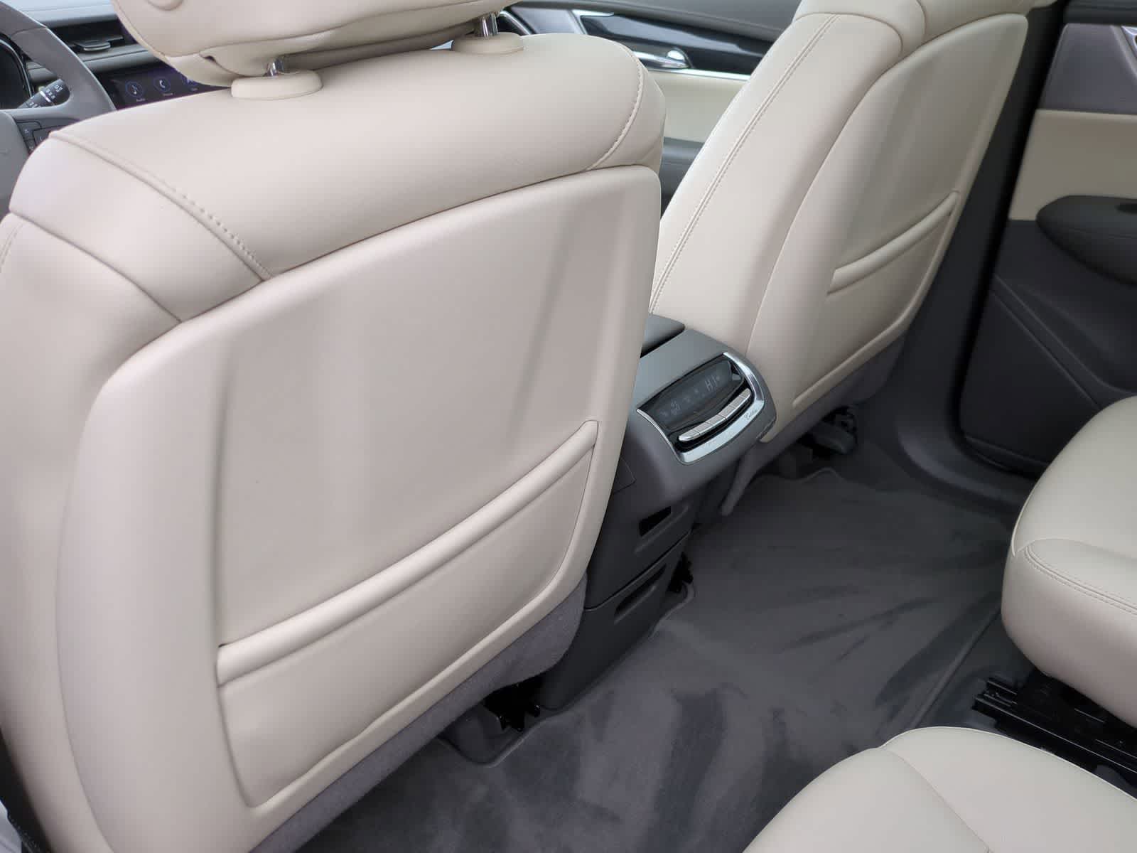 Thumbnail: 2022 Cadillac XT6 - 18