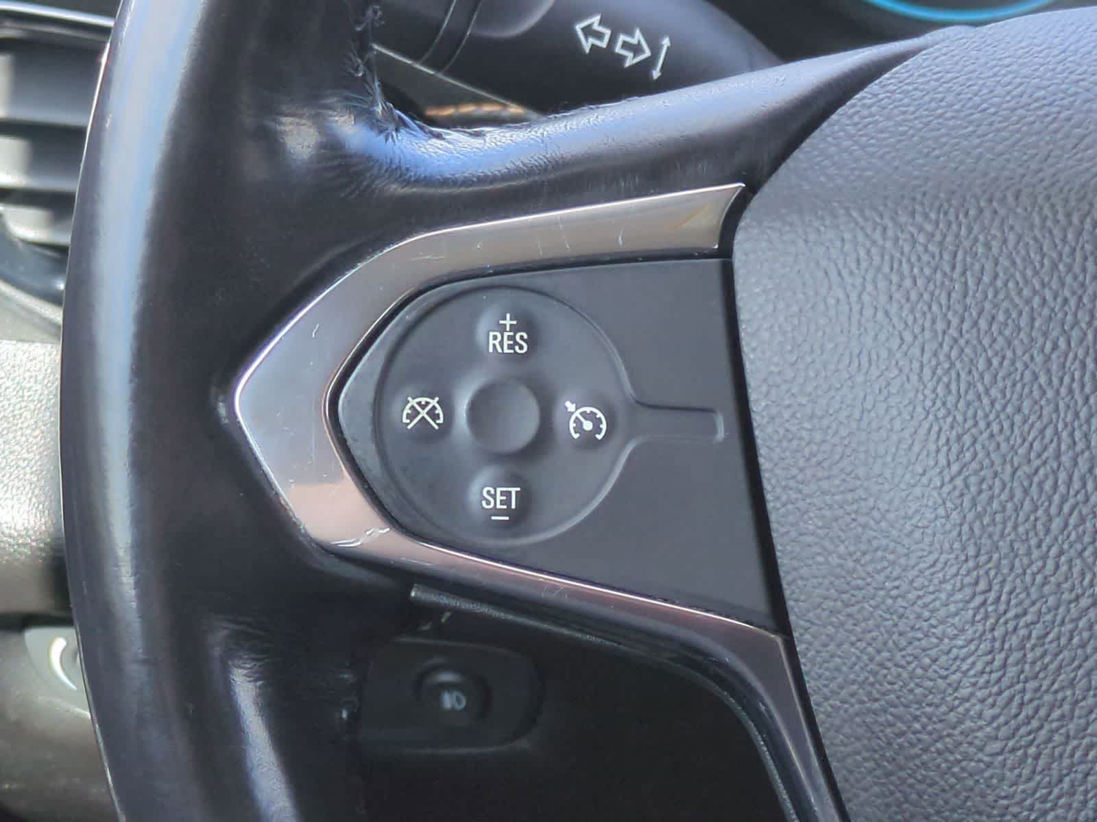 Thumbnail: 2018 Chevrolet Traverse - 23