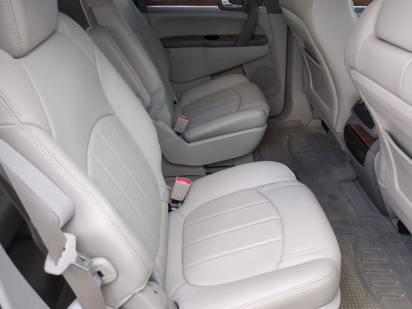 Thumbnail: 2011 Buick Enclave - 20