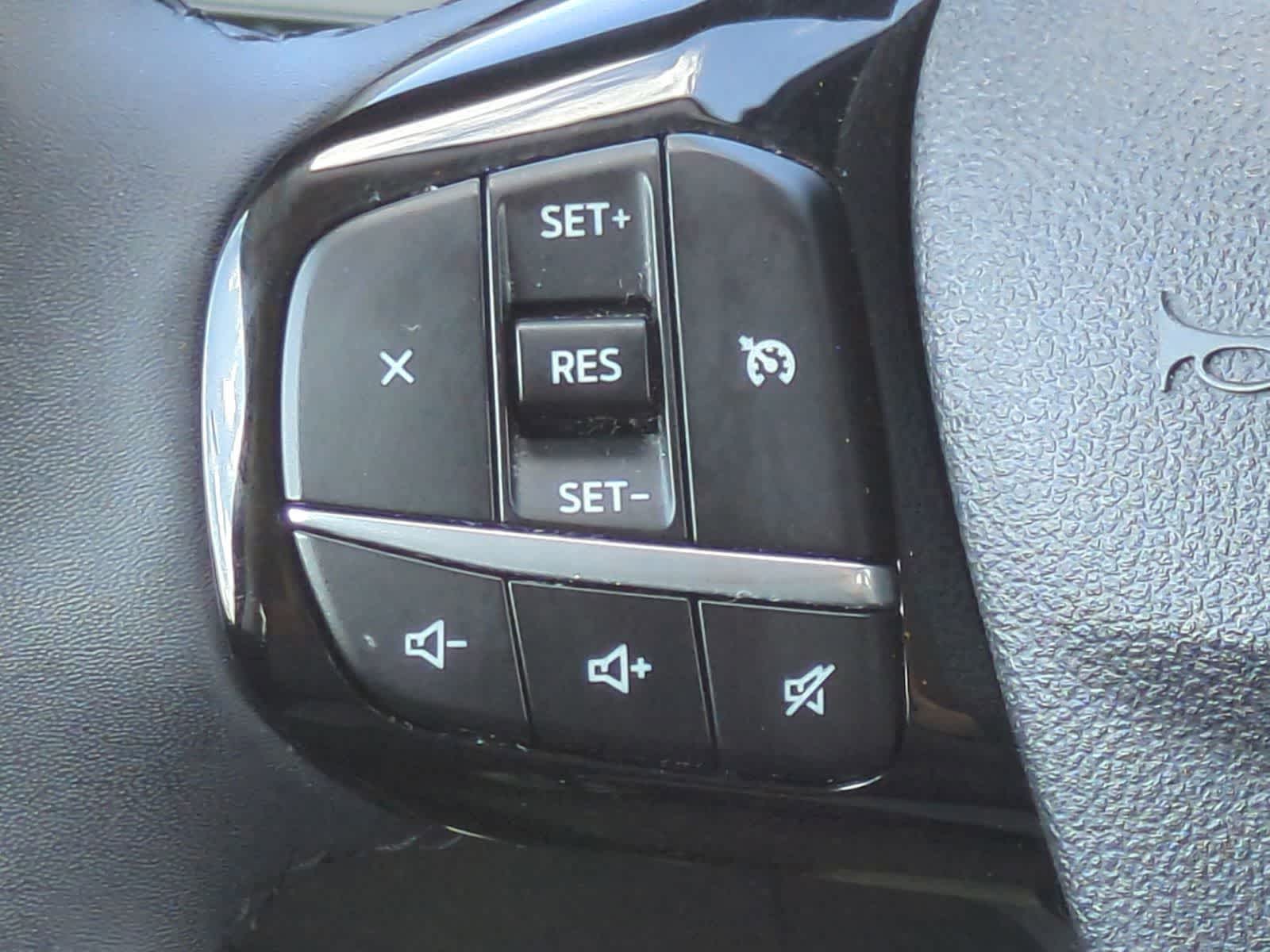 Thumbnail: 2022 Ford Escape - 23