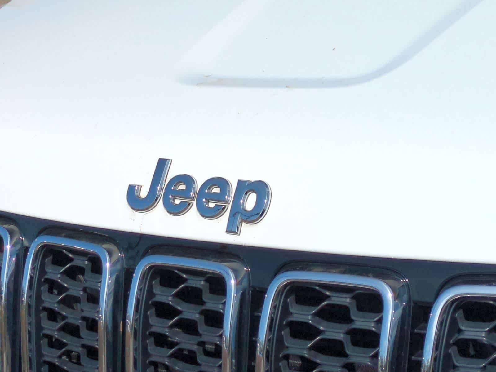 Thumbnail: 2019 Jeep Grand Cherokee - 12