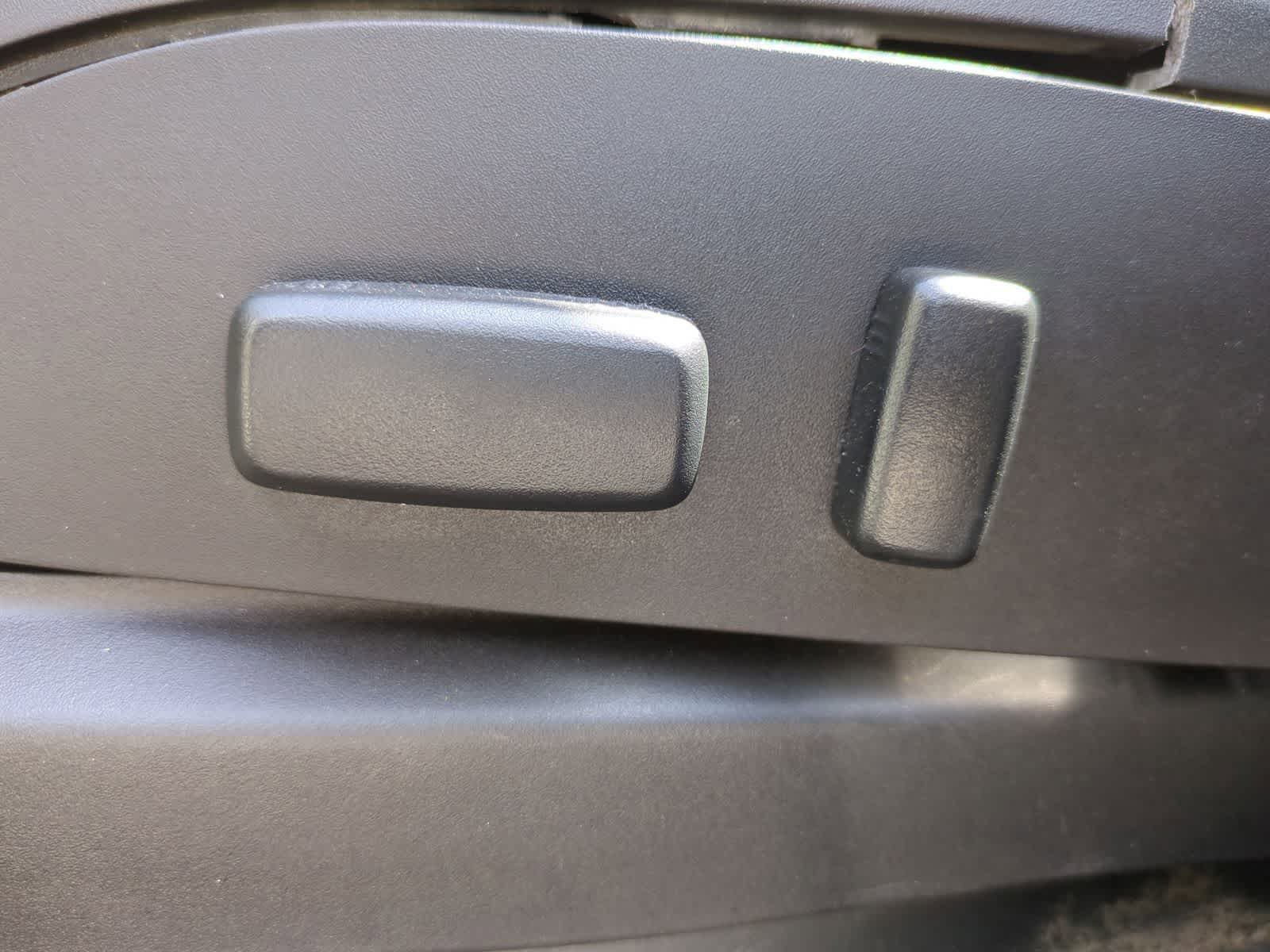 Thumbnail: 2015 Chevrolet Traverse - 18