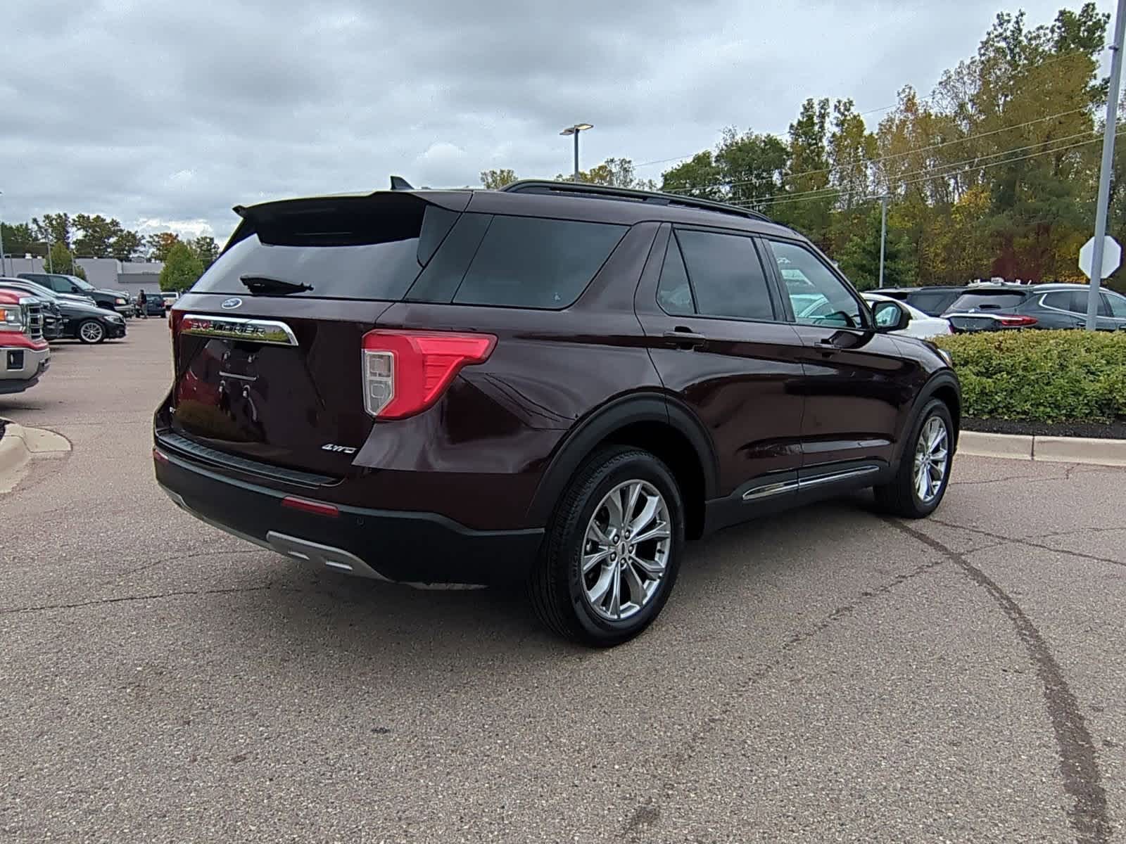 Thumbnail: 2022 Ford Explorer - 8