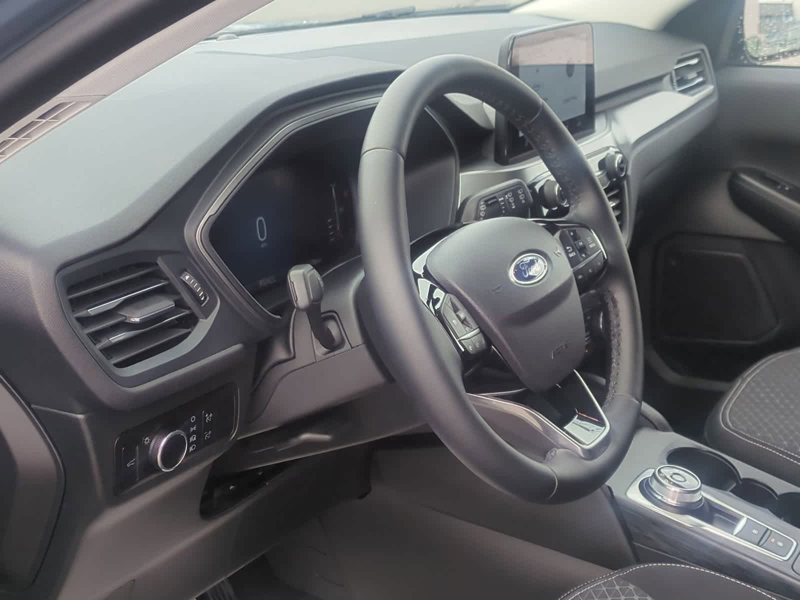 Thumbnail: 2023 Ford Escape - 10