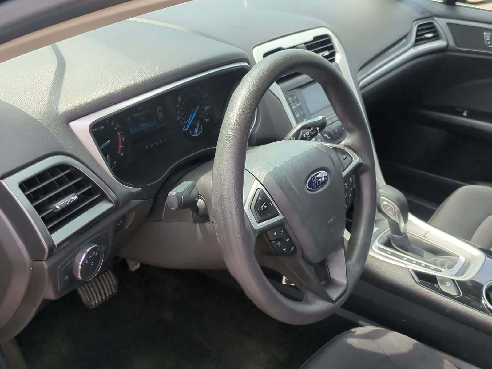 Thumbnail: 2015 Ford Fusion - 10