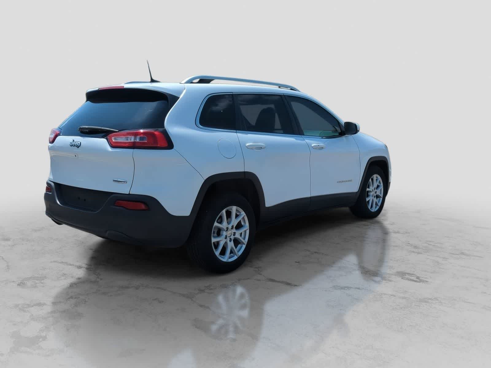Thumbnail: 2018 Jeep Cherokee - 8
