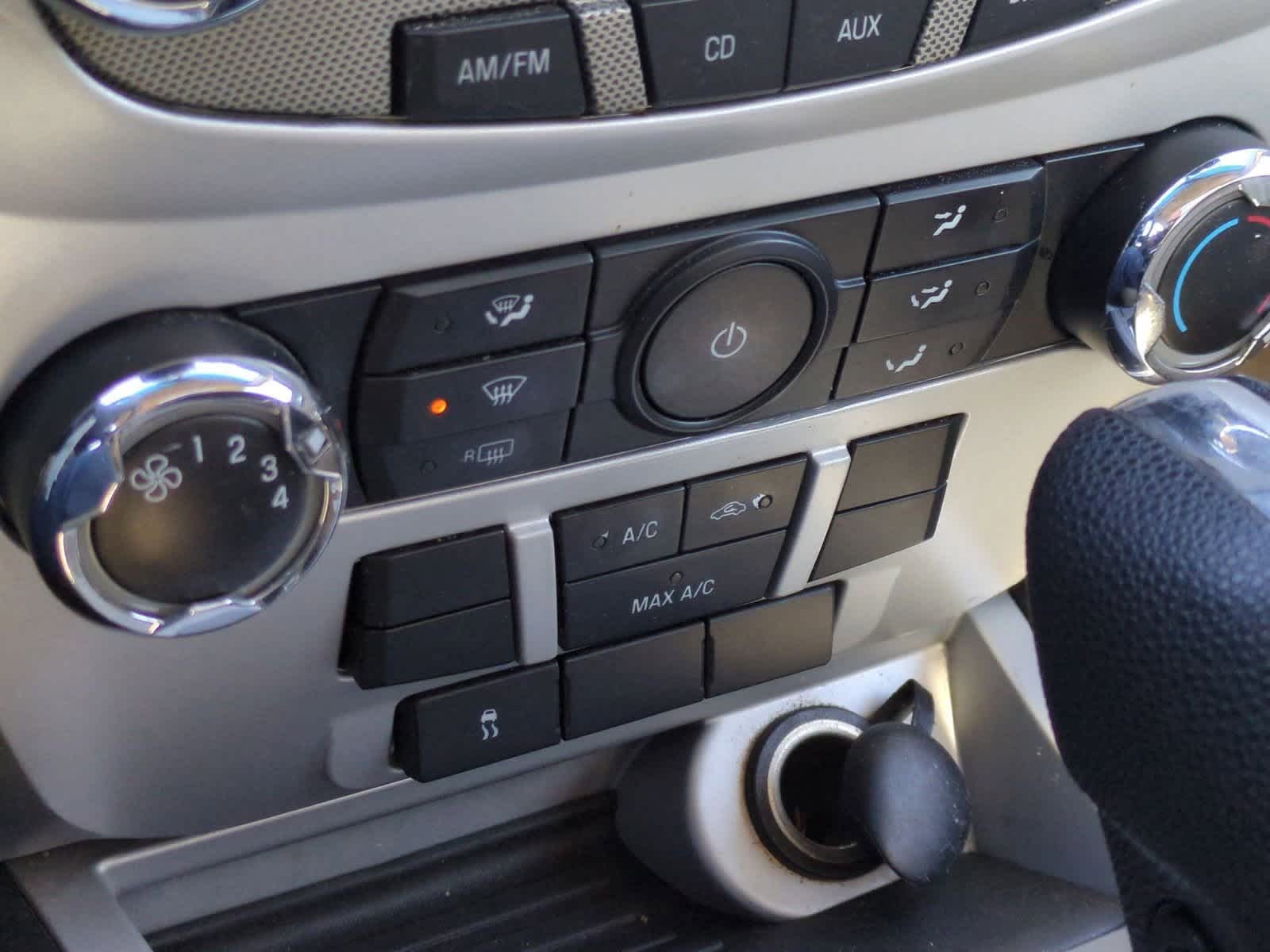 Thumbnail: 2010 Mercury Milan - 29