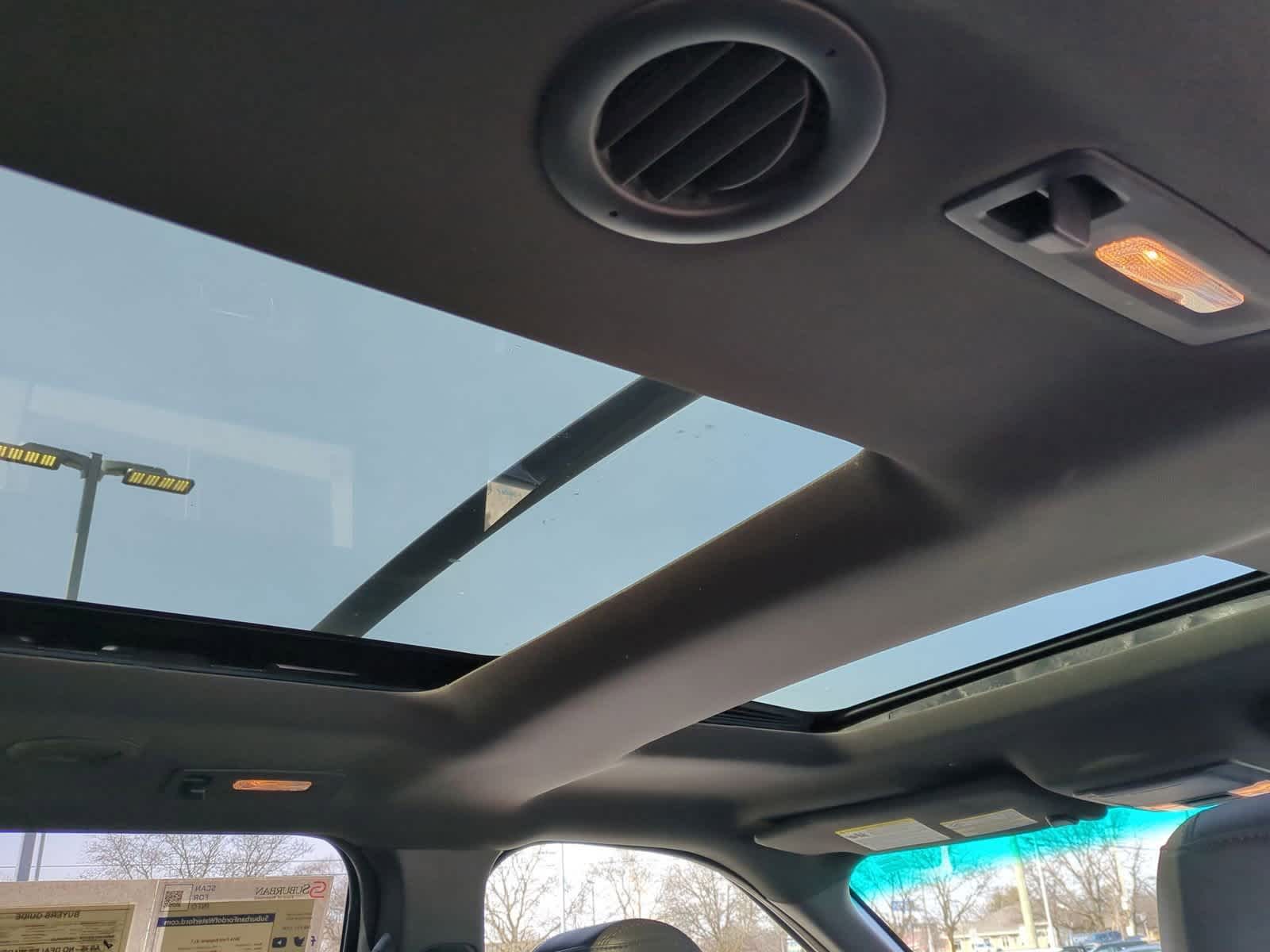 Thumbnail: 2014 Ford Explorer - 24