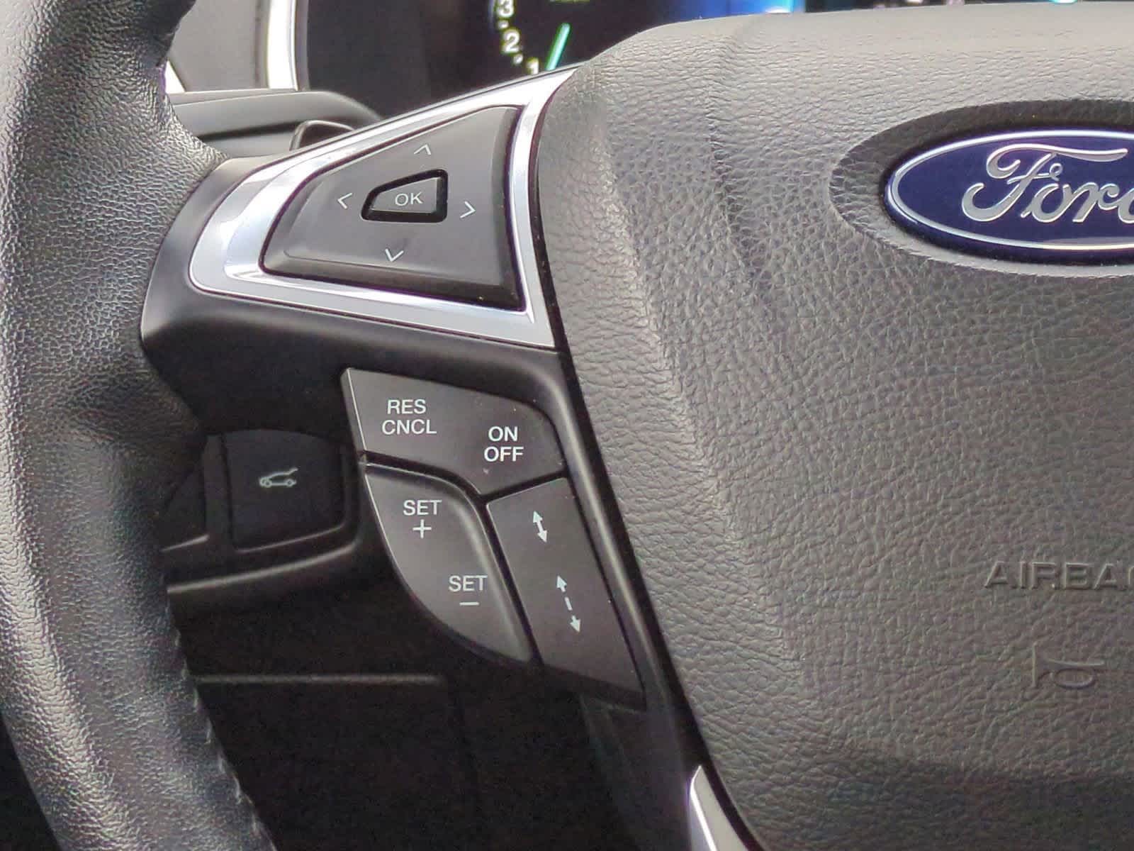 Thumbnail: 2018 Ford Edge - 25